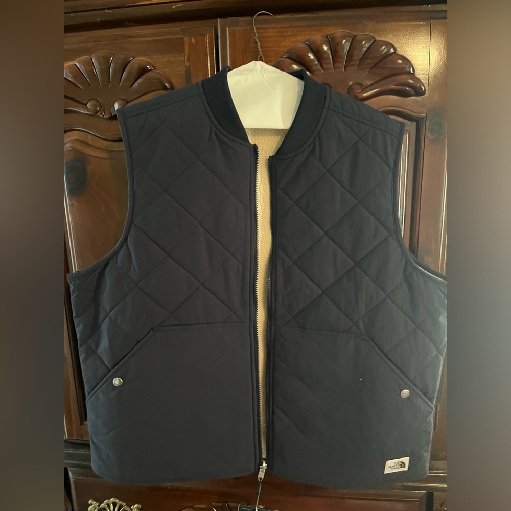 Woman’s 2xl North Face Vest